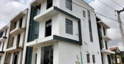 5 BEDROOMS FULLY DETACHED HOUSES