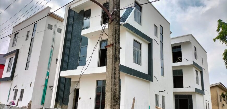 5 BEDROOMS FULLY DETACHED HOUSES