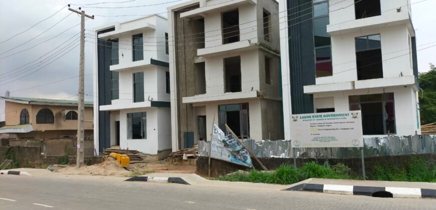 5 BEDROOMS FULLY DETACHED HOUSES