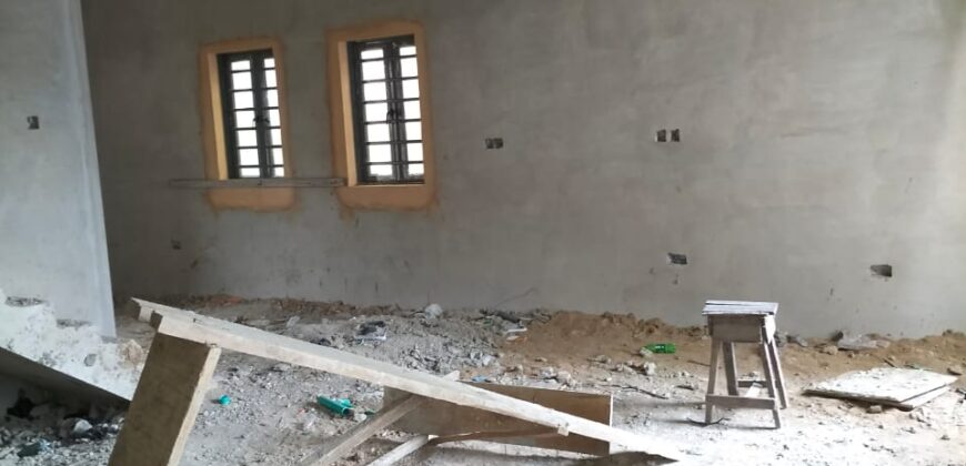 5 BEDROOMS FULLY DETACHED HOUSES