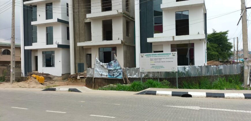 5 BEDROOMS FULLY DETACHED HOUSES