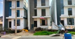 5 BEDROOMS FULLY DETACHED HOUSES